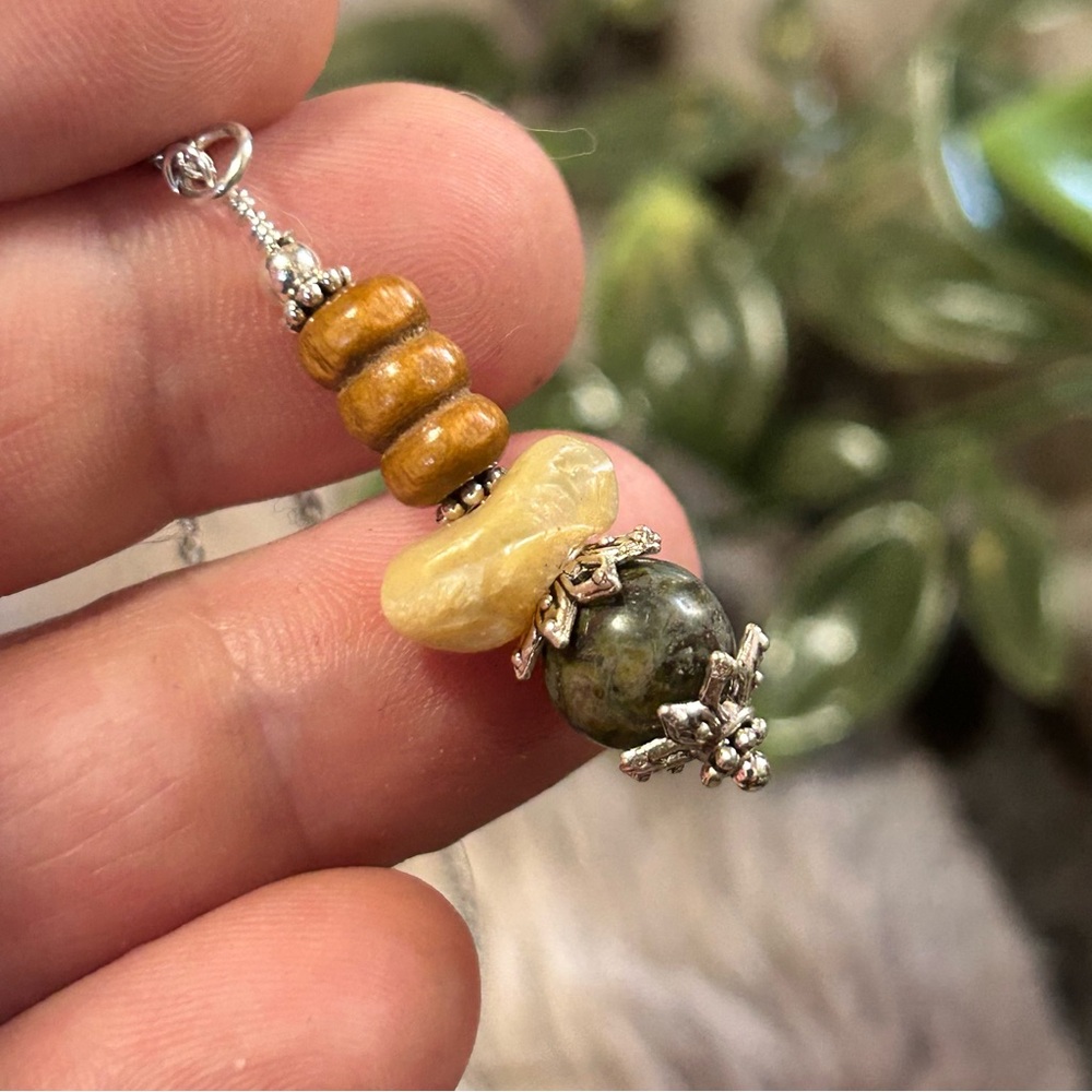 Handcrafted elegant genuine stone pendant on chain necklace